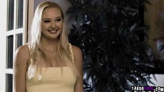 Milf Lauren Phillips e cornea teen Paisley Porter turno di equitazione Cazzo Chibbles enorme uomo di carne