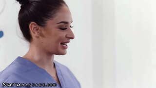 Ama unirsi a 2 ragazze durante il massaggio